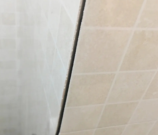 运城市瓷砖空鼓维修公司分享阳台瓷砖脱落的修复过程可以分为以下几个步骤